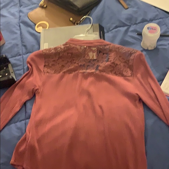 Beautiful pink shirt - Picture 3 of 3